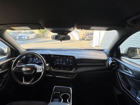 Used 2025 Chevrolet Equinox LT FWD image 29