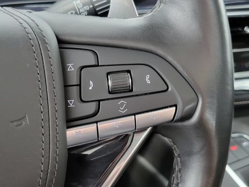 Used 2023 Cadillac Escalade V AWD/4WD image 19