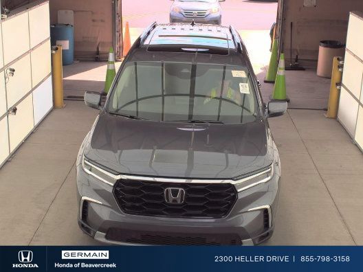 Used 2024 Honda Pilot Touring image 2
