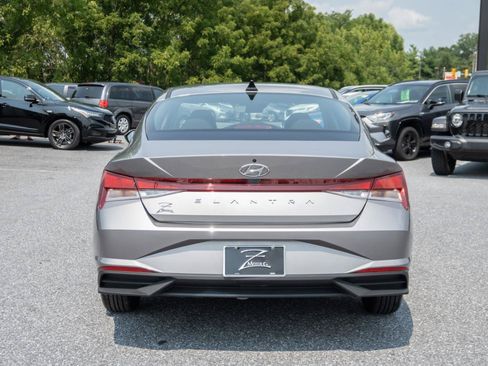 Used 2023 Hyundai Elantra SE FWD image 10