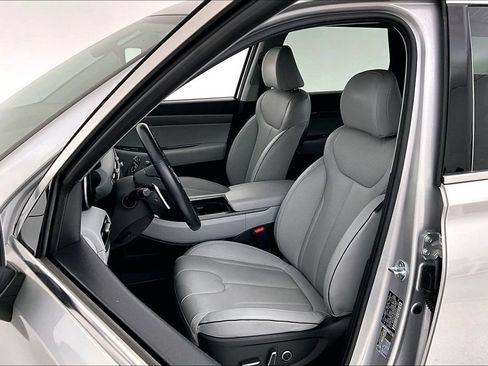 Used 2025 Hyundai Palisade SEL FWD image 29