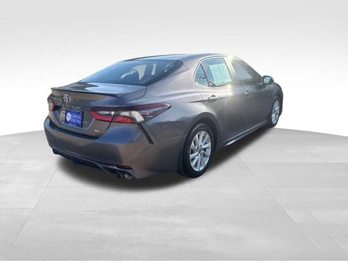 Used 2024 Toyota Camry SE FWD image 7