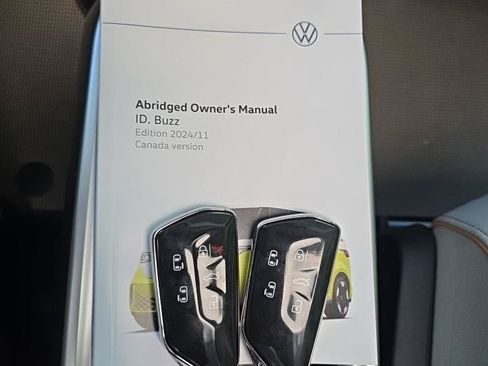 Used 2025 Volkswagen ID. Buzz 1st Edition AWD/4WD image 16