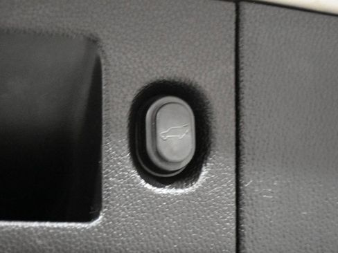 Used 2016 Cadillac Escalade ESV Luxury image 33