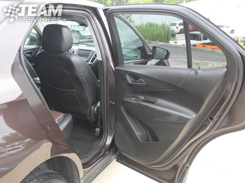 Used 2020 Chevrolet Equinox LT FWD image 23