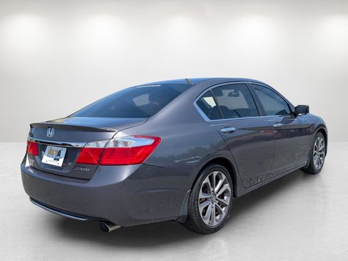 Used 2015 Honda Accord Sport image 5