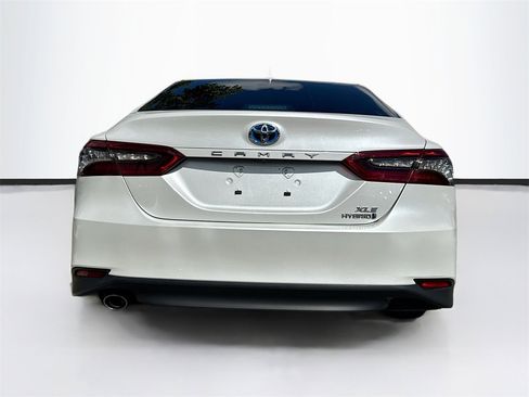 Used 2022 Toyota Camry XLE image 7