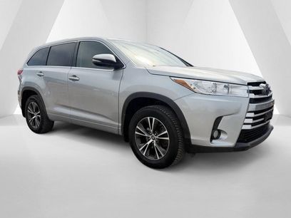 Used 2017 Toyota Highlander Plus w/ Carpet Mat Package