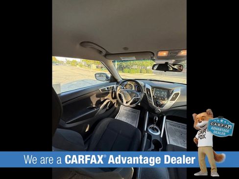 Used 2017 Hyundai Veloster FWD image 23