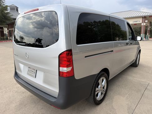 Used 2016 Mercedes-Benz Metris Passenger image 7
