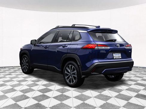 Used 2024 Toyota Corolla Cross XLE image 8