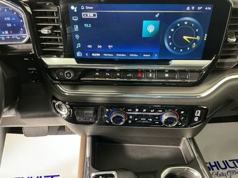 Used 2023 Chevrolet Silverado 1500 High Country w/ Technology Package AWD/4WD image 20