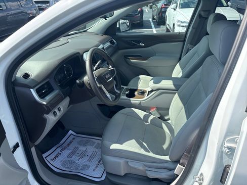 Used 2022 GMC Acadia SLE FWD image 19