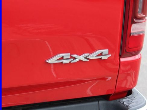 Used 2019 RAM 1500 Laramie AWD/4WD image 9