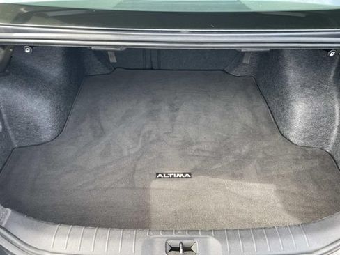 Used 2024 Nissan Altima 2.5 SV FWD image 9