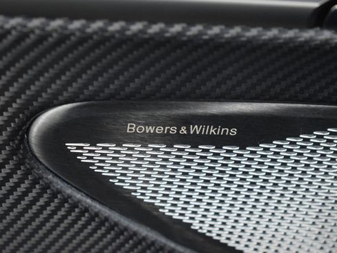 Used 2025 Aston Martin Vanquish image 41