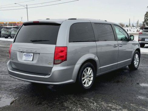 Used 2018 Dodge Grand Caravan SXT image 8