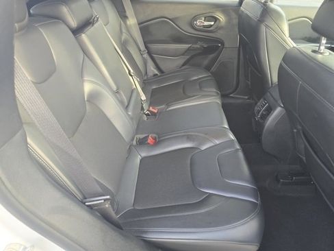 Used 2020 Jeep Cherokee Altitude image 23