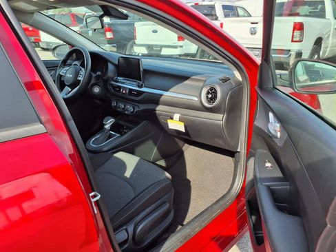 Used 2024 Kia Forte LXS w/ LXS Technology Package image 21