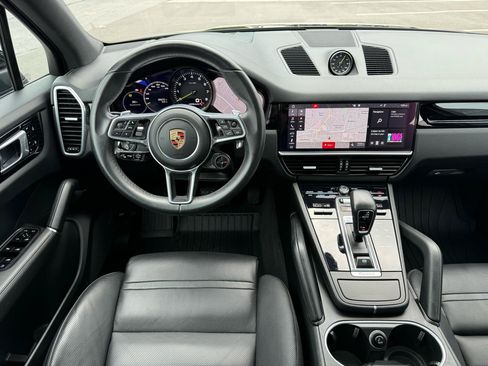 Used 2019 Porsche Cayenne E-Hybrid AWD/4WD image 2