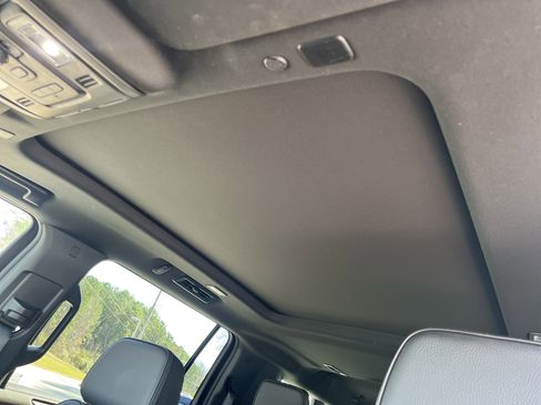 Used 2021 GMC Yukon XL Denali w/ Denali Premium Package image 16