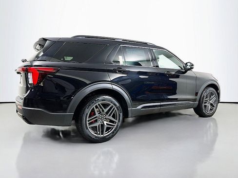 New 2026 Ford Explorer ST-Line w/ ST-Line Street Pack image 6