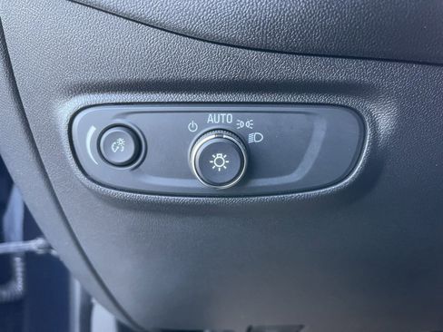 Used 2020 Chevrolet Equinox LS w/ LS Convenience Package image 13