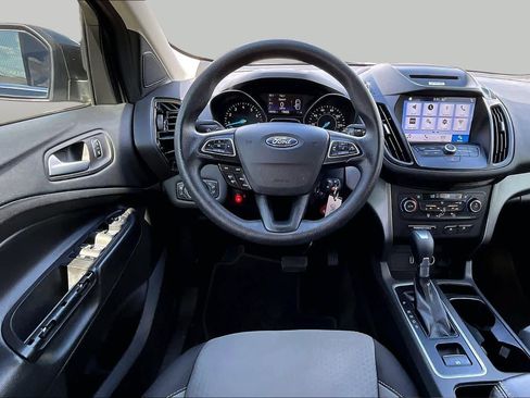 Used 2017 Ford Escape SE w/ Equipment Group 201A FWD image 6