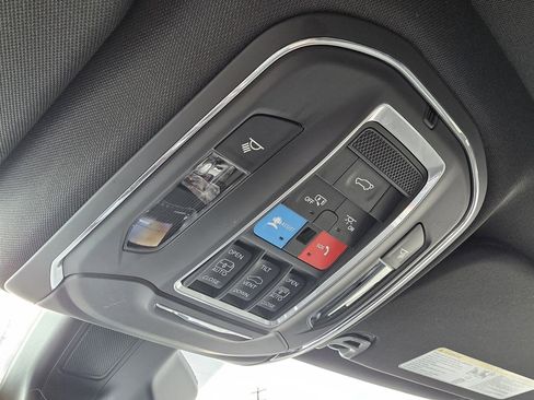 Used 2023 Jeep Wagoneer L Series III w/ Premium Group I image 22