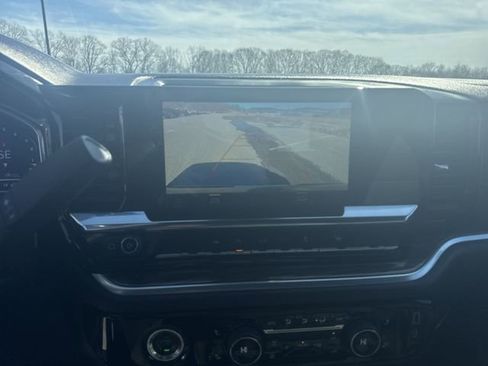 Used 2022 Chevrolet Silverado 1500 LT image 15