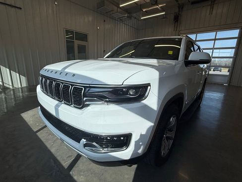 Used 2022 Jeep Wagoneer Series II image 31