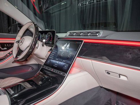 Used 2024 Mercedes-Benz S 580 4MATIC Sedan image 16