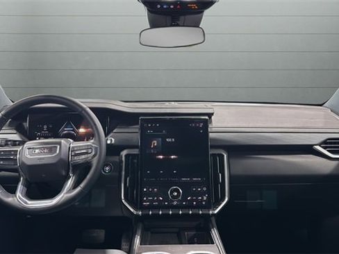 Used 2025 GMC Acadia Elevation image 9