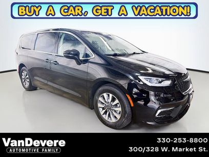 Used 2024 Chrysler Pacifica Limited