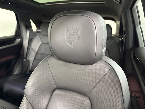 Certified 2025 Porsche Cayenne E-Hybrid image 41