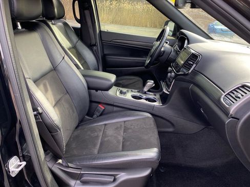 Used 2022 Jeep Grand Cherokee Laredo X image 27