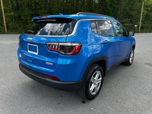 Used 2024 Jeep Compass Latitude AWD/4WD image 3