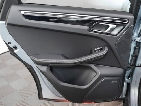 Certified 2025 Porsche Macan image 26