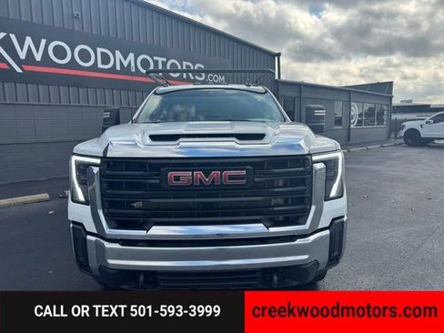 Used 2024 GMC Sierra 3500 Pro image 2
