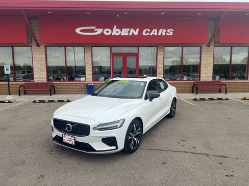 Used 2022 Volvo S60 T8 R-Design Expression image 1