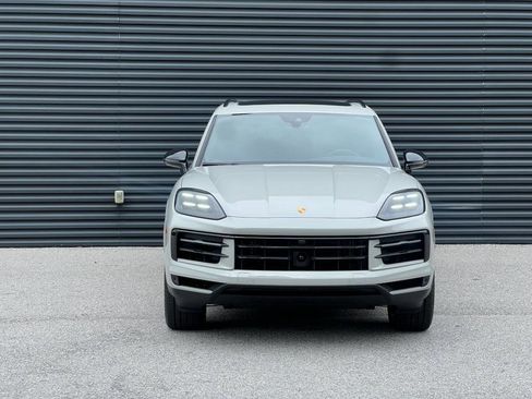 New 2025 Porsche Cayenne image 10