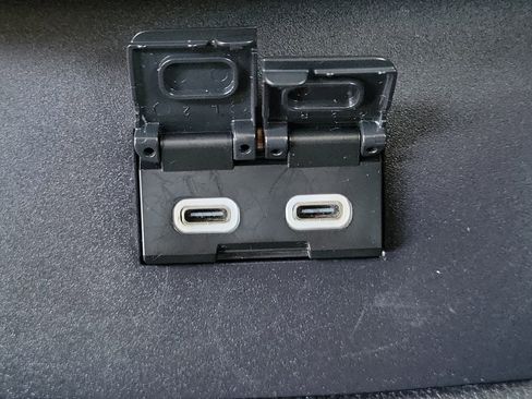 Used 2024 Toyota Highlander LE image 15