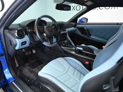 Used 2024 Nissan GT-R w/ Floor Mat Package AWD/4WD image 2