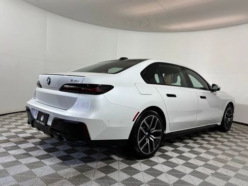 Used 2026 BMW 740i xDrive w/ Premium Package image 7