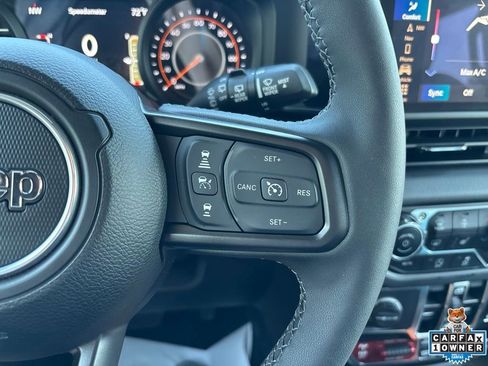 Used 2025 Jeep Wrangler Unlimited Rubicon AWD/4WD image 58