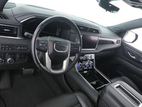 Used 2022 GMC Yukon XL Denali w/ Denali Ultimate Package AWD/4WD image 18