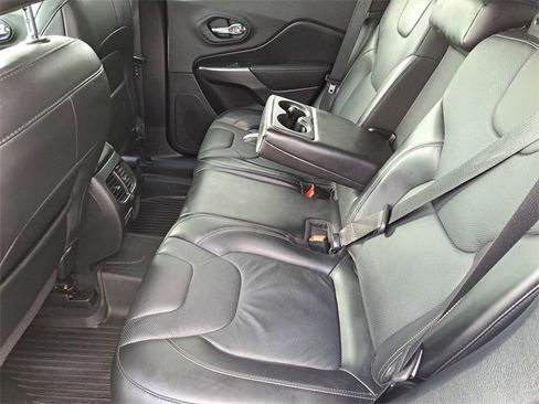 Used 2020 Jeep Cherokee Limited image 13