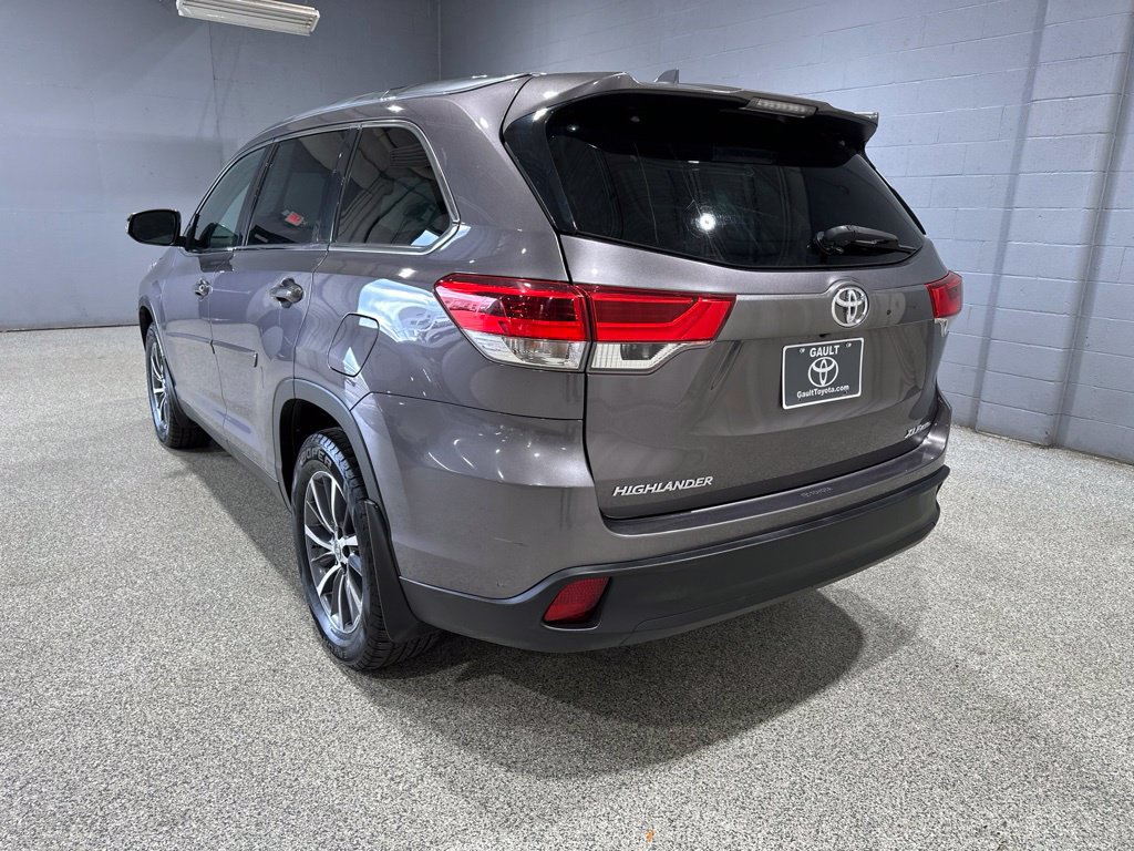 Used 2019 Toyota Highlander XLE AWD/4WD image 7