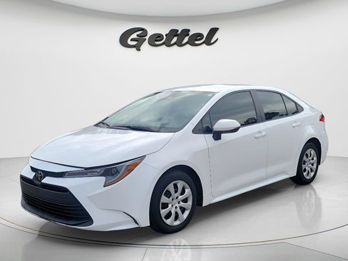 Used 2024 Toyota Corolla LE FWD image 1