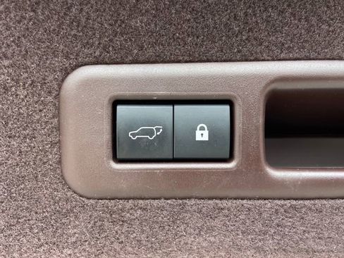 Certified 2020 Lexus RX 350L Premium w/ Premium Package AWD/4WD image 34
